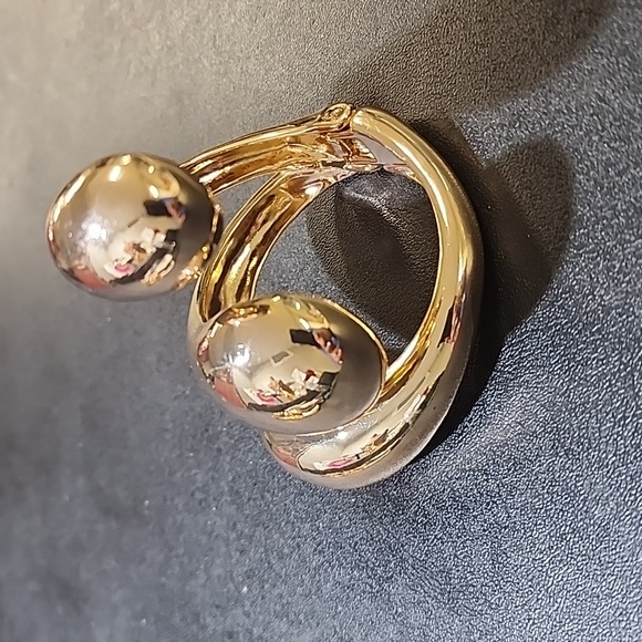 ZARA Large Rigid Triple Bracelet - Picture 8 of 14